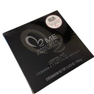 NWT ME MakeOver Essentials